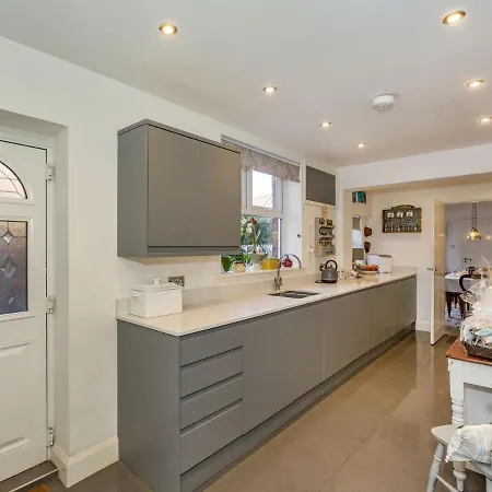 Holiday home Willowfield