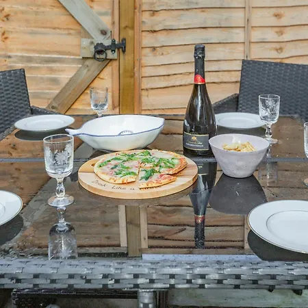 Holiday home Willowfield